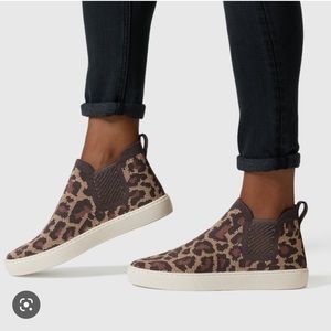 Rothy’s Chelsea Sneaker - Leopard Print - Size 8